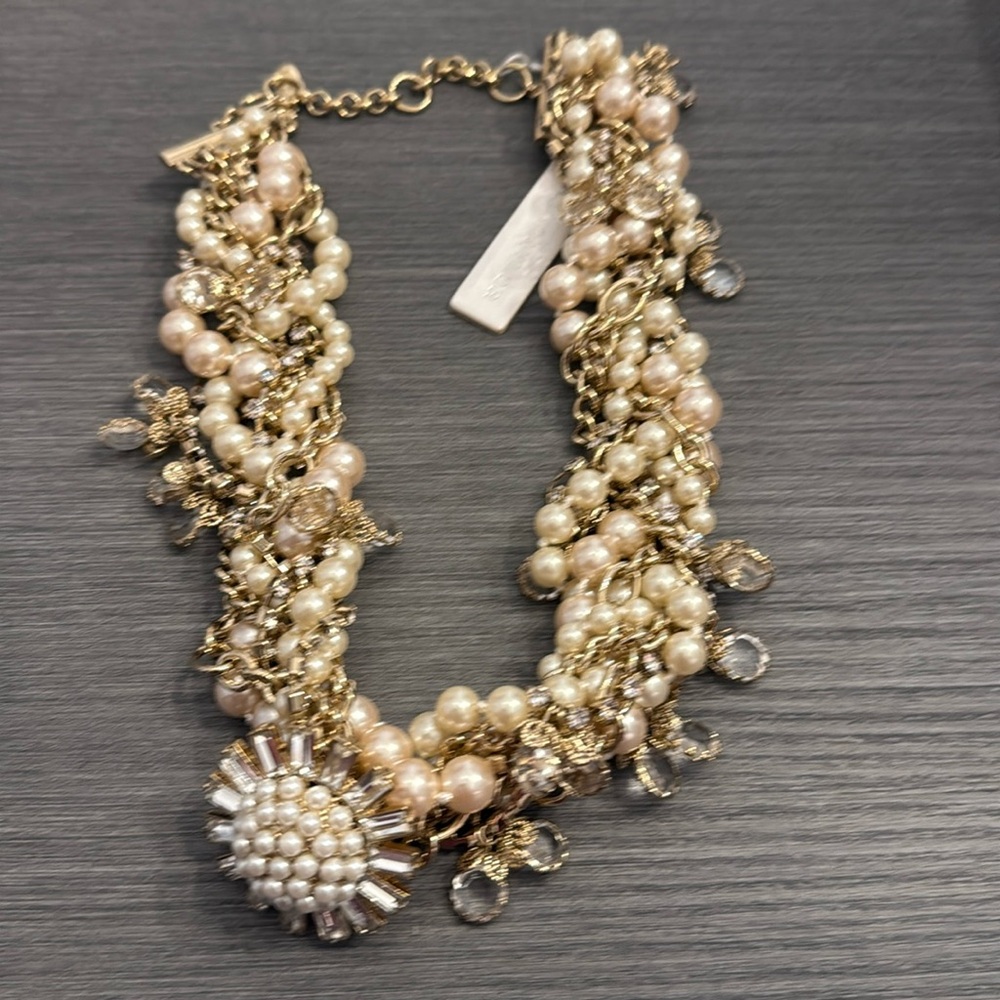 Incredible pearl statement necklace